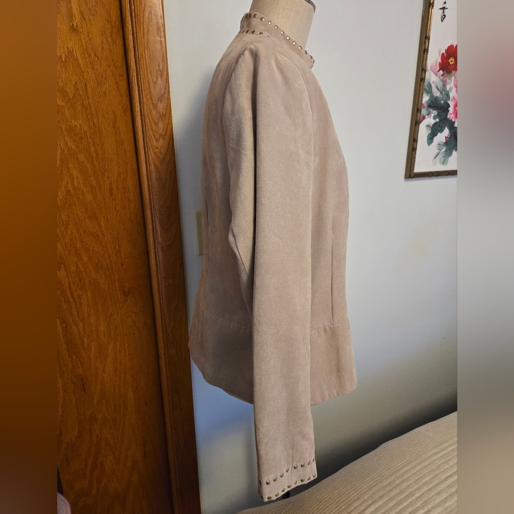 DRESSBARN FAUX SUEDE BEIGE OPEN FRONT JACKET. SIZE XL. - Picture 2 of 10